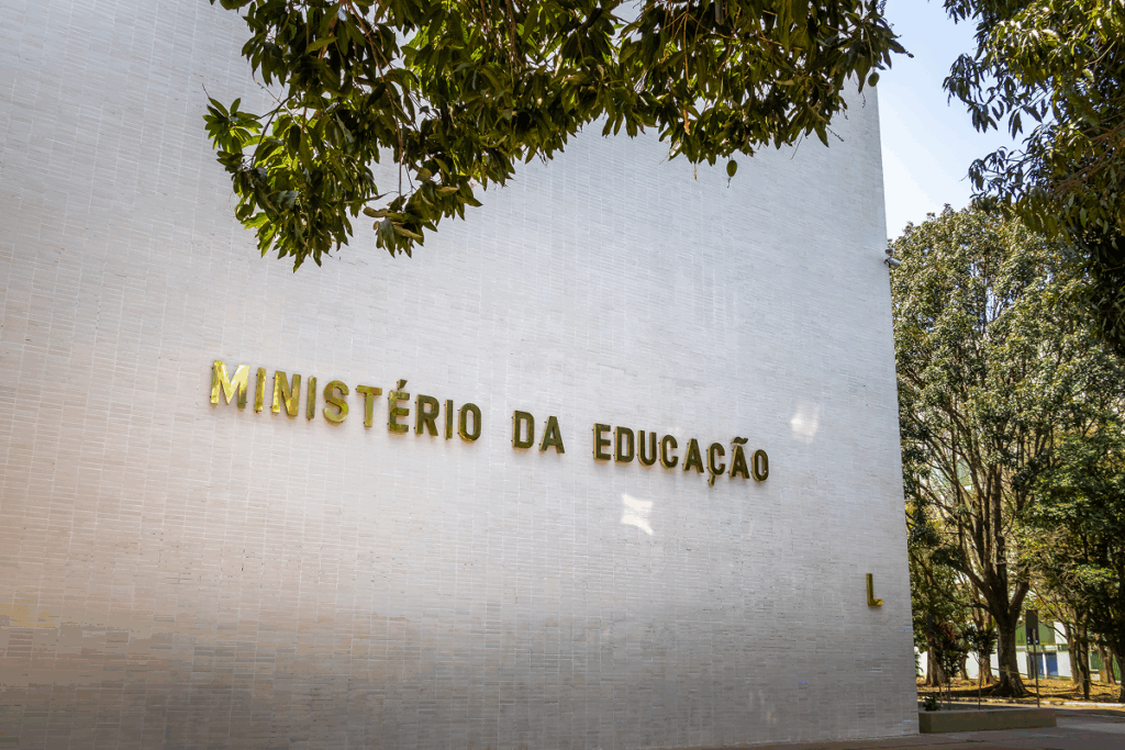 Sede do Ministério da Educação. Faculdade EAD reconhecida pelo MEC.